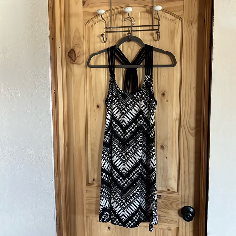 APT. 9 Size Large, Black and White Multi Swimsuit Cover-Up/Dress